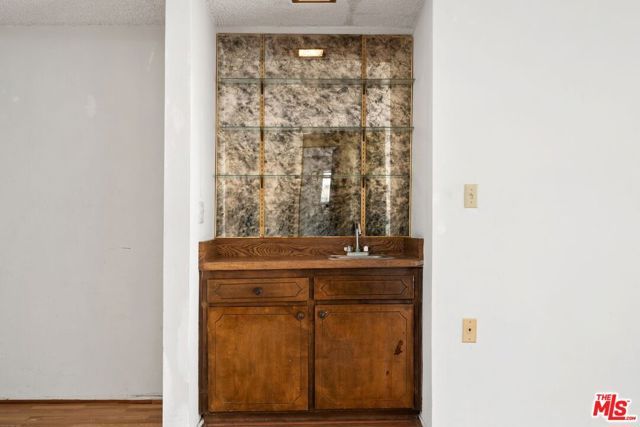 1831 Barry Avenue 3, Los Angeles, CA 90025