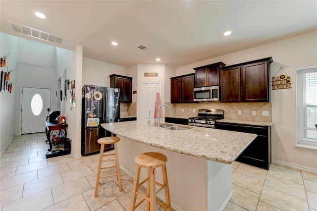 225 Shale CIR, Buda, TX 78610
