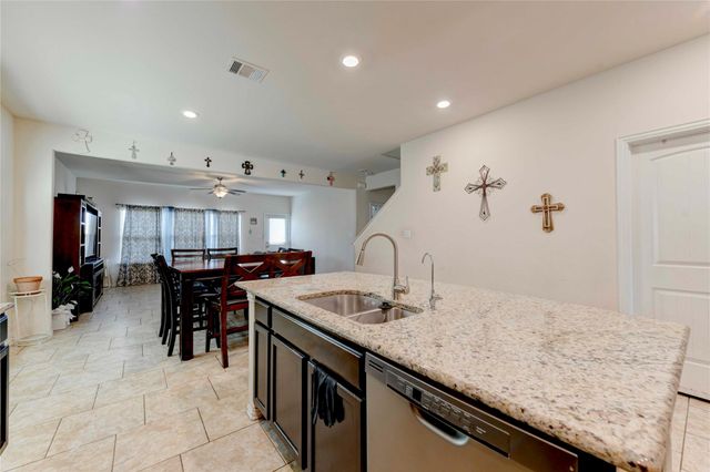 225 Shale CIR, Buda, TX 78610