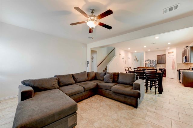 225 Shale CIR, Buda, TX 78610