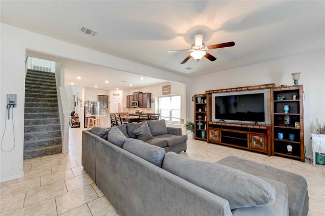 225 Shale CIR, Buda, TX 78610
