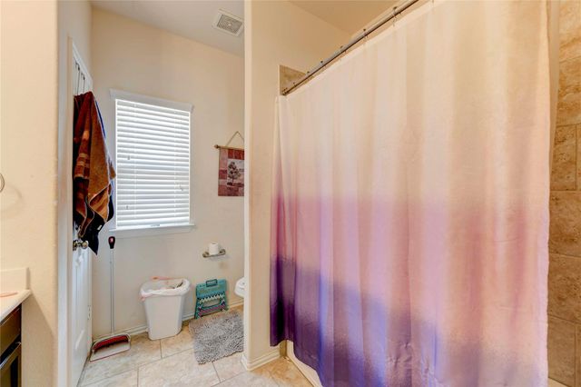 225 Shale CIR, Buda, TX 78610