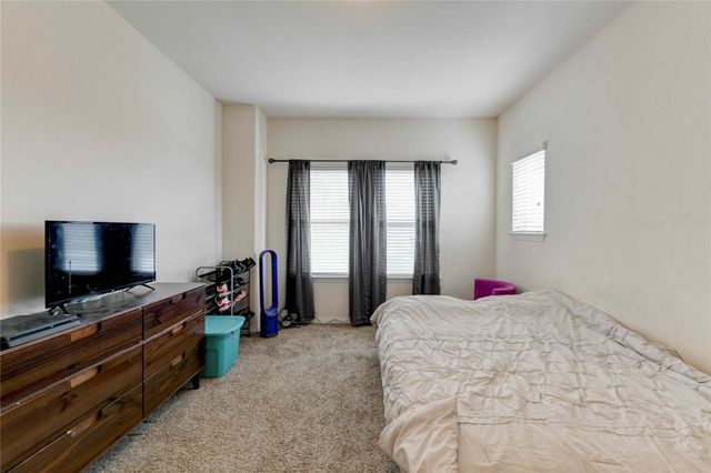 225 Shale CIR, Buda, TX 78610