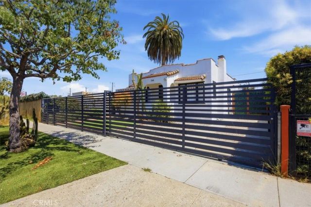 744 Flower Avenue, Venice, CA 90291