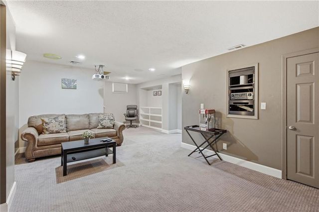 13614 W 129th Terrace, Olathe, KS 66062