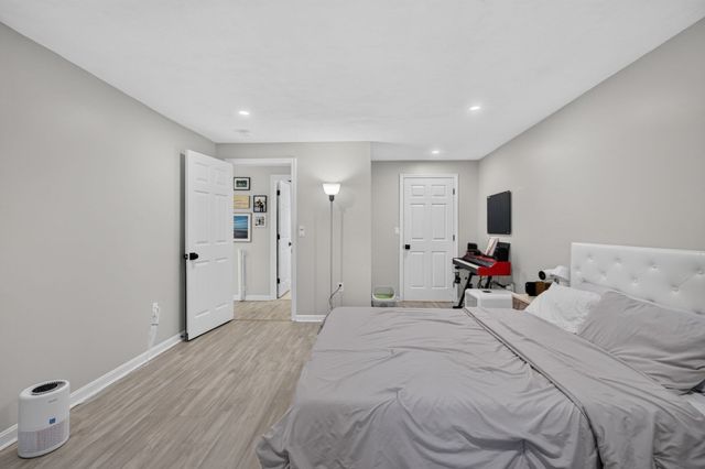 12 Valiant Way 12, Salem, MA 01970