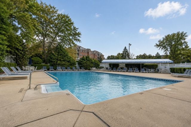 12 Valiant Way 12, Salem, MA 01970
