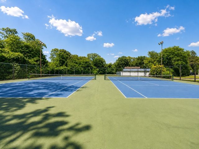 12 Valiant Way 12, Salem, MA 01970