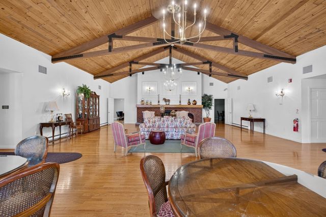 12 Valiant Way 12, Salem, MA 01970
