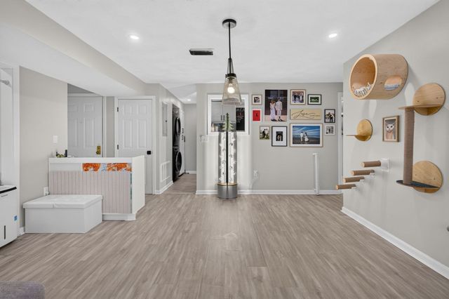 12 Valiant Way 12, Salem, MA 01970