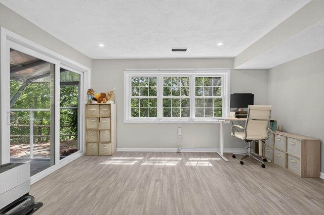 12 Valiant Way 12, Salem, MA 01970