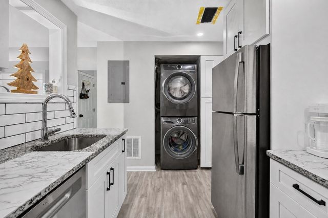 12 Valiant Way 12, Salem, MA 01970