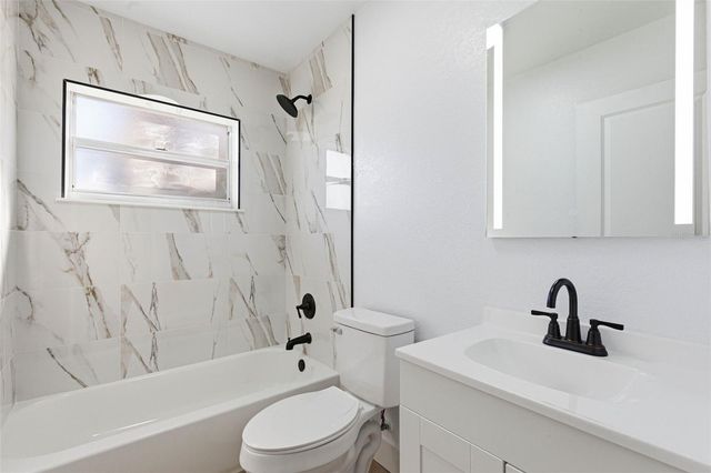 37718 MCMINN AVENUE, Dade City, FL 33525