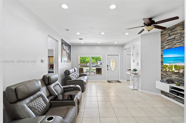 25501 SW 132nd Ave, Homestead, FL 33032