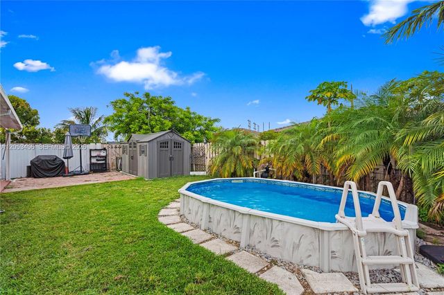 25501 SW 132nd Ave, Homestead, FL 33032