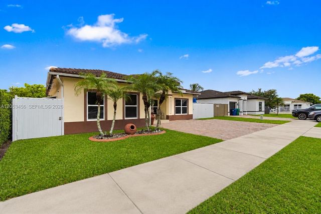 25501 SW 132nd Ave, Homestead, FL 33032