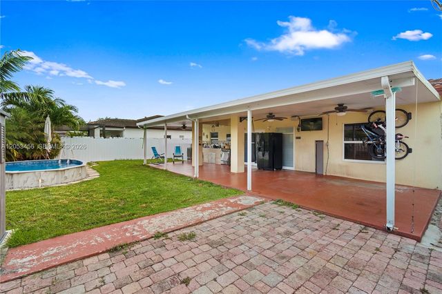 25501 SW 132nd Ave, Homestead, FL 33032