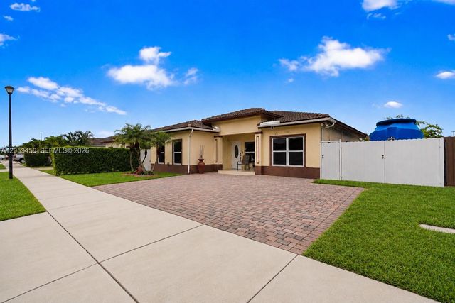 25501 SW 132nd Ave, Homestead, FL 33032