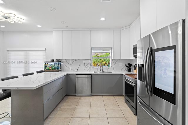 25501 SW 132nd Ave, Homestead, FL 33032