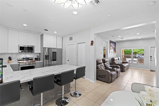 25501 SW 132nd Ave, Homestead, FL 33032