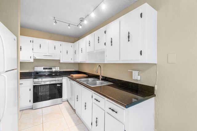 1641 NW 19th Terrace 46-a, Delray Beach, FL 33445
