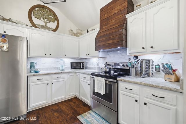 3405 N 7th Street, Ocean Springs, MS 39564