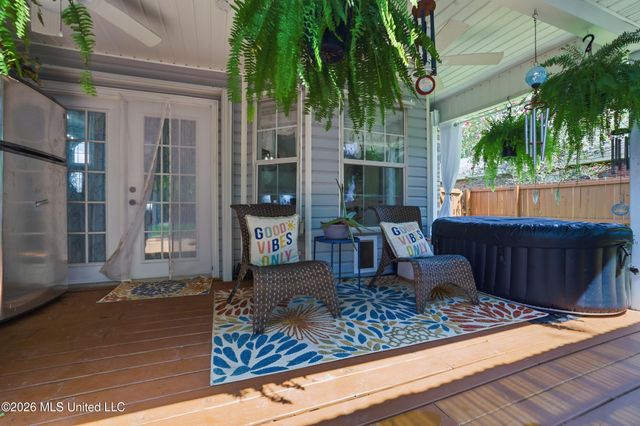 3405 N 7th Street, Ocean Springs, MS 39564
