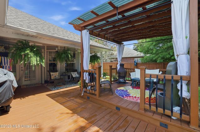 3405 N 7th Street, Ocean Springs, MS 39564