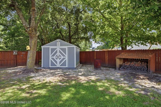 3405 N 7th Street, Ocean Springs, MS 39564