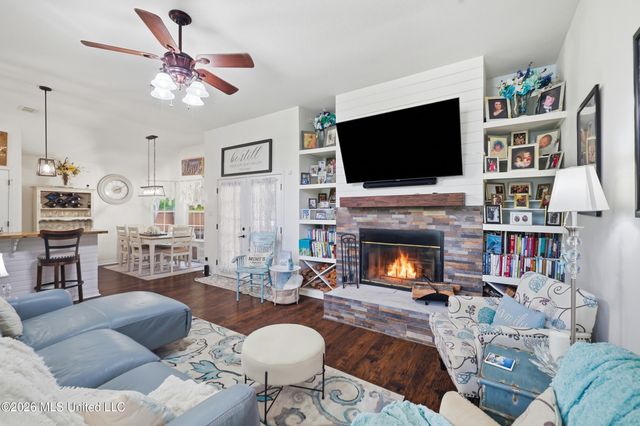 3405 N 7th Street, Ocean Springs, MS 39564