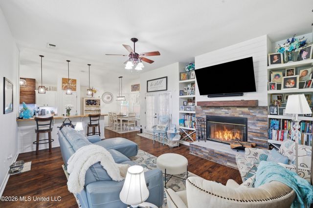 3405 N 7th Street, Ocean Springs, MS 39564