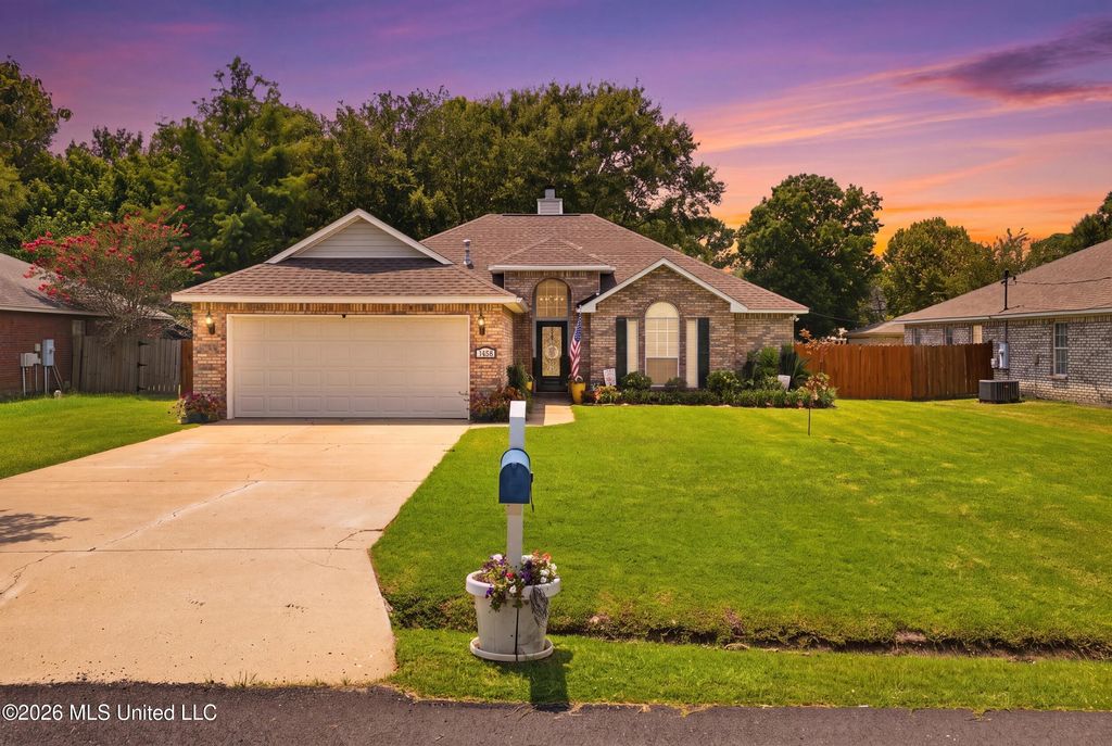 3405 N 7th Street, Ocean Springs, MS 39564