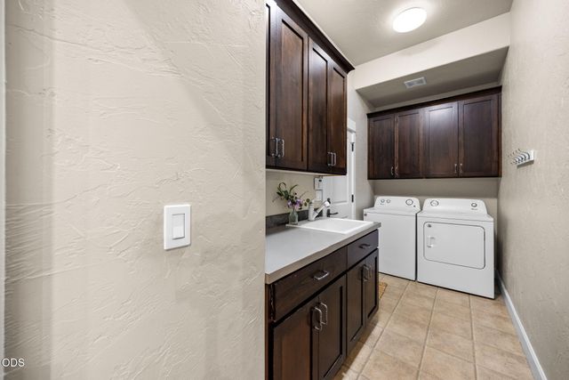 3193 NW Colonial Drive, Bend, OR 97703
