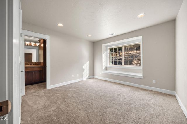 3193 NW Colonial Drive, Bend, OR 97703