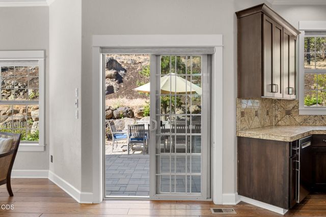 3193 NW Colonial Drive, Bend, OR 97703