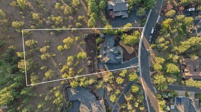 3193 NW Colonial Drive, Bend, OR 97703