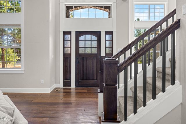 3193 NW Colonial Drive, Bend, OR 97703