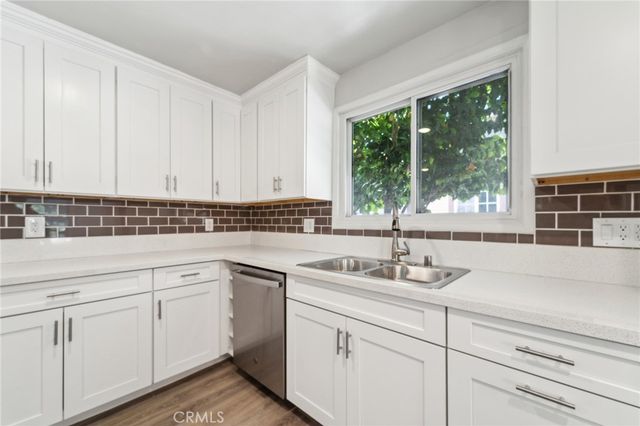 1693 N Los Robles Avenue, Pasadena, CA 91104