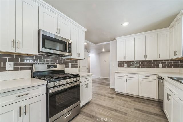 1693 N Los Robles Avenue, Pasadena, CA 91104