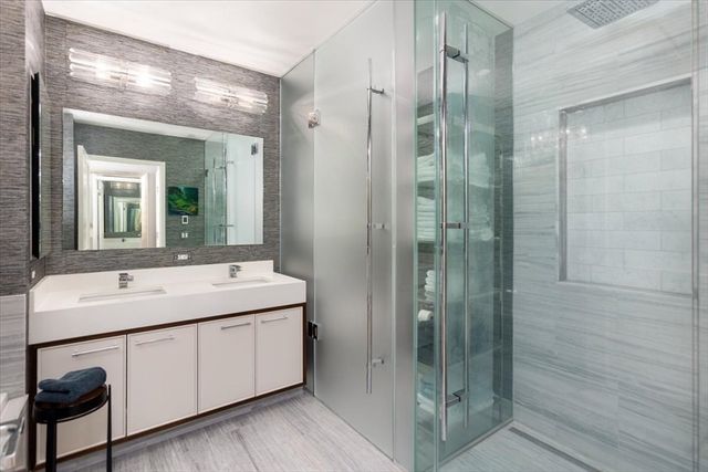 1 Dalton St 4705, Boston, MA 02199