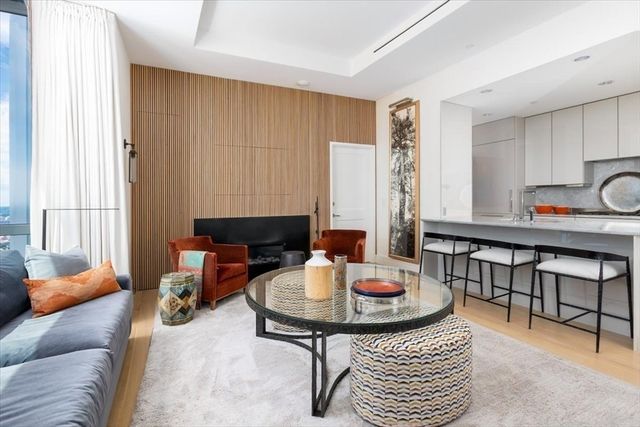 1 Dalton St 4705, Boston, MA 02199