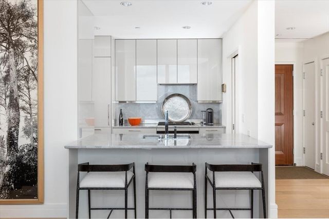 1 Dalton St 4705, Boston, MA 02199