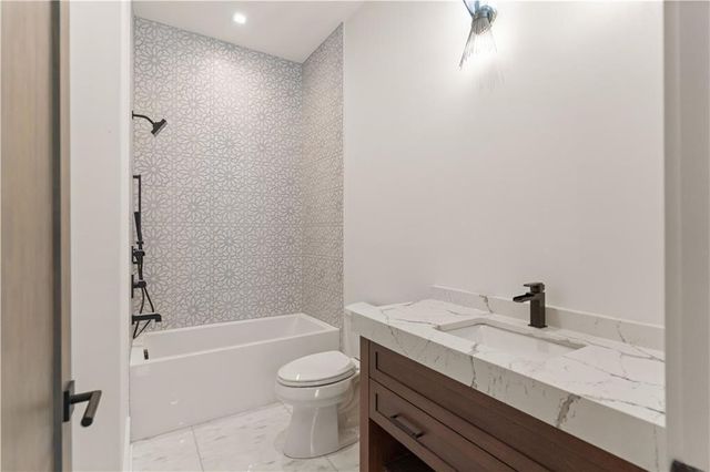 126 Point Lane, St Simons Island, GA 31522