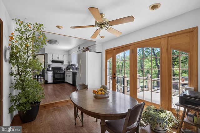 114 FEATHERBED LN, Hopewell, NJ 08525