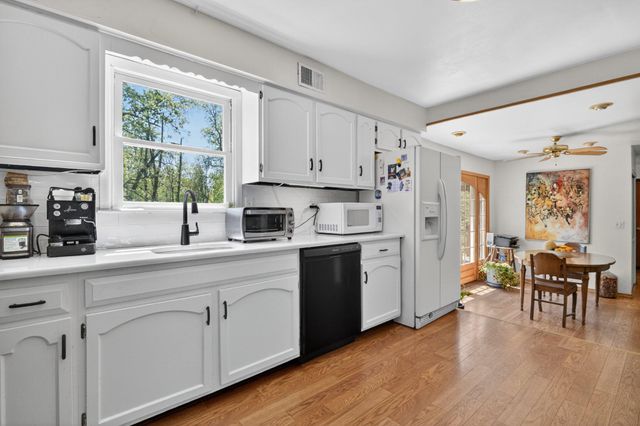 114 FEATHERBED LN, Hopewell, NJ 08525