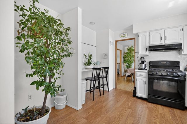 114 FEATHERBED LN, Hopewell, NJ 08525