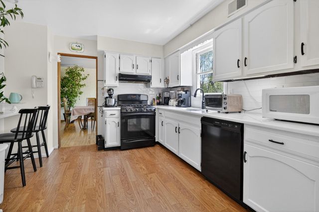 114 FEATHERBED LN, Hopewell, NJ 08525