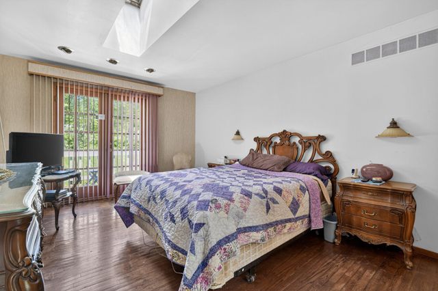 114 FEATHERBED LN, Hopewell, NJ 08525