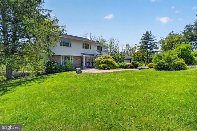 114 FEATHERBED LN, Hopewell, NJ 08525