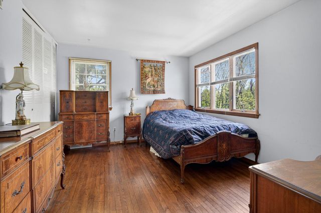 114 FEATHERBED LN, Hopewell, NJ 08525